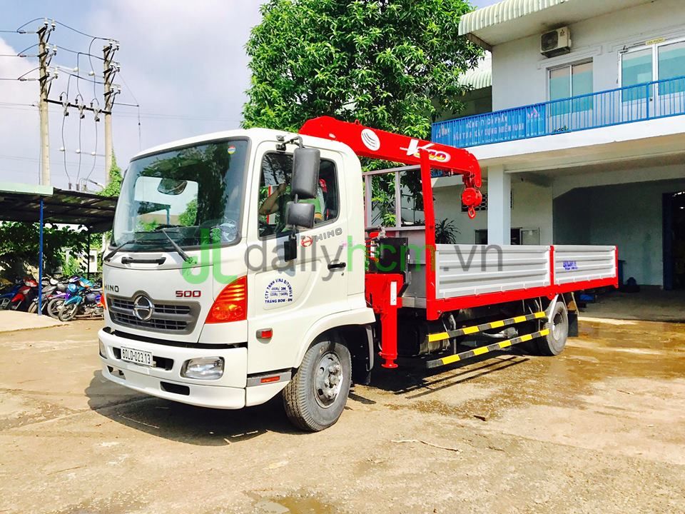 DailySG.vn xe tải Hino FC FC9JLSW Gắn cẩu UNIC 340 3 tấn
