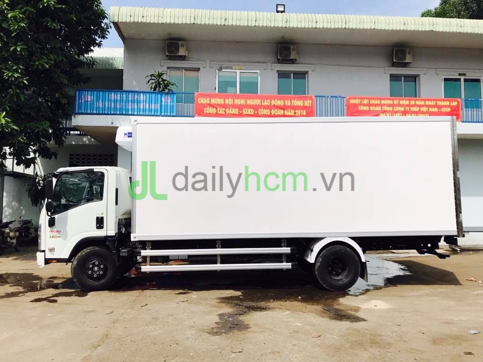 DailySG.vn Thùng Xe tải ISUZU NQR 5,5 tấn thùng 5,8 mét đông lạnh