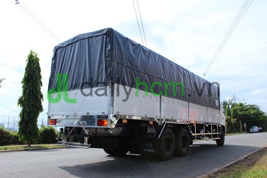 Xe tải HINO FL mui bạt bửng nhôm khung inox