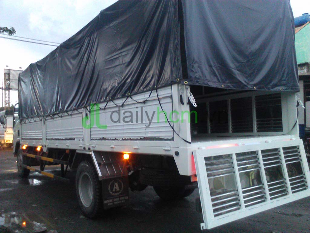 DailySG.vn thùng xe tải Isuzu 8,2 tấn Vĩnh Phát VM