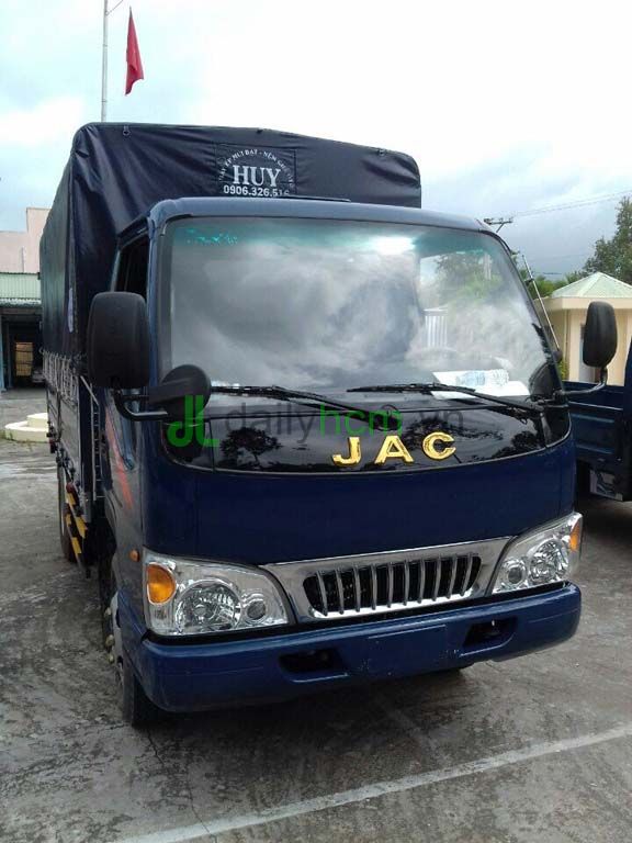 DailySG.vn xe tải Jac HFC 1030K4 MB mui bạt, động cơ Isuzu