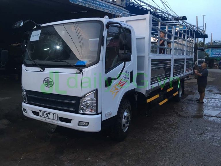 Tổng quan Xe tải Faw 8 tấn thùng mui bạt động cơ Hyundai D4DB