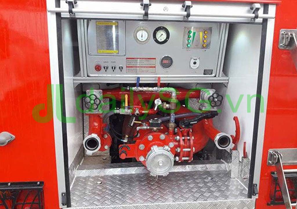 Hệ thống máy bơm pccc áp lực cao Xe PCCC chữa cháy Hino FG FGJJSB 6 khối bao gồm 5 khối nước và 1 khối bọt chữa cháy