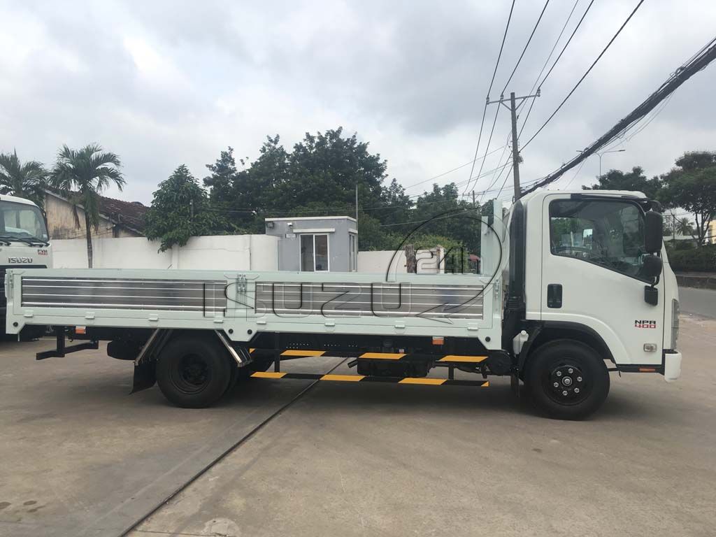 Xe tải Isuzu NPR 400 3T5 thùng lửng 5 bửng mở