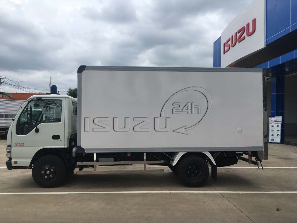 Xe tải Isuzu 1T9 QKR 270 thùng kín composite bảo ôn