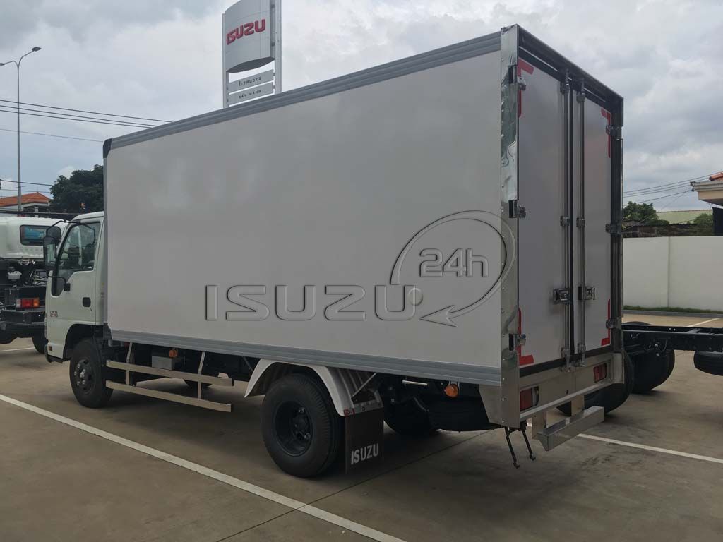 Xe tải Isuzu 1T9 QKR 270 thùng kín composite bảo ôn