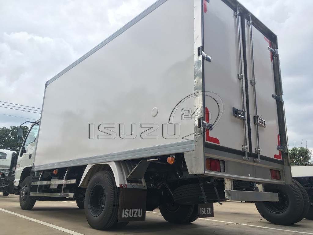 Xe tải Isuzu 1T9 QKR 270 thùng kín composite bảo ôn