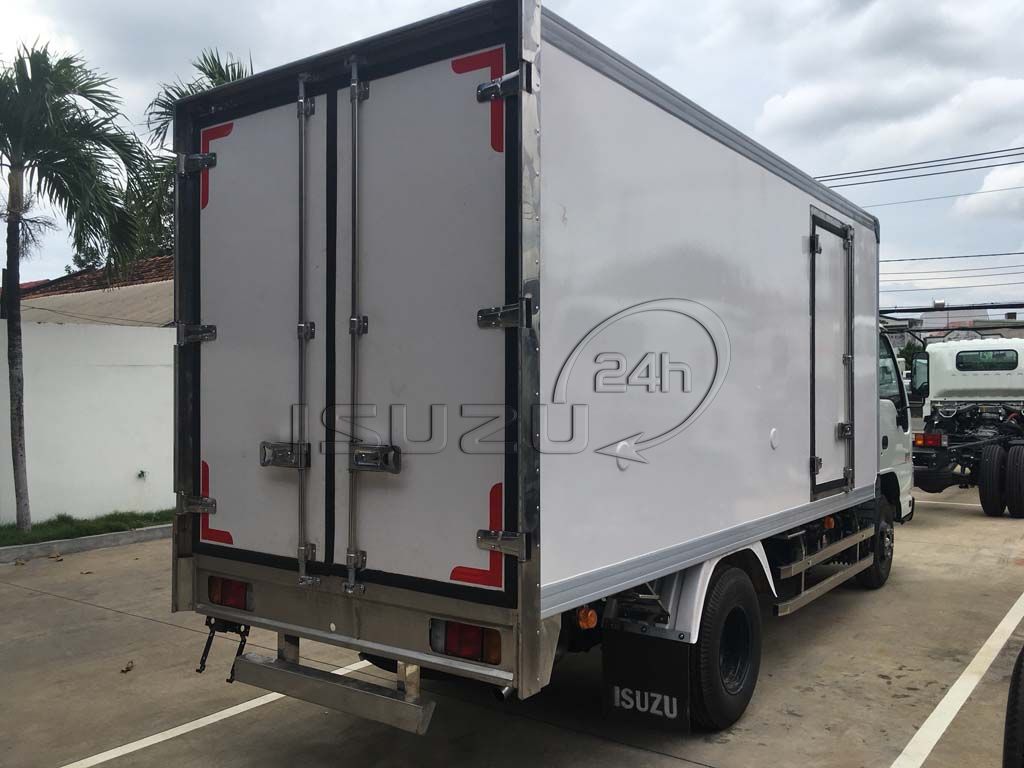 Xe tải Isuzu 1T9 QKR 270 thùng kín composite bảo ôn