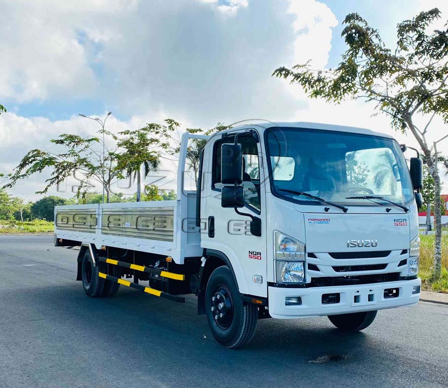 Xe Tải Isuzu 5 Tấn Thùng Lửng NQR550 Tiêu Chuẩn 6m1 Giá Rẻ