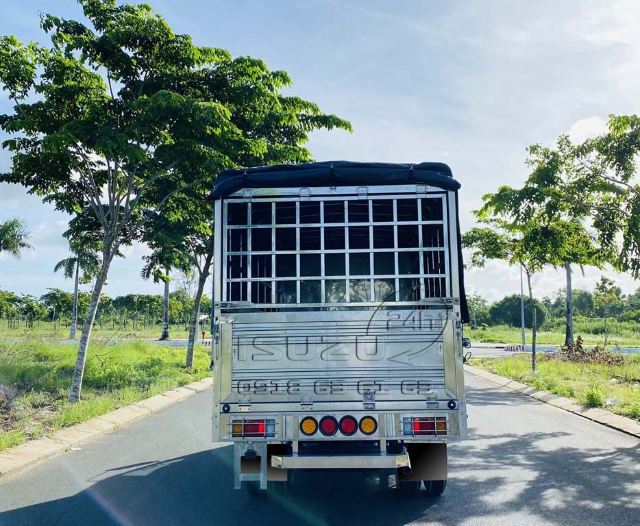 Xe Tải Isuzu QKR 270 Thùng Mui Bạt Bửng Full Inox