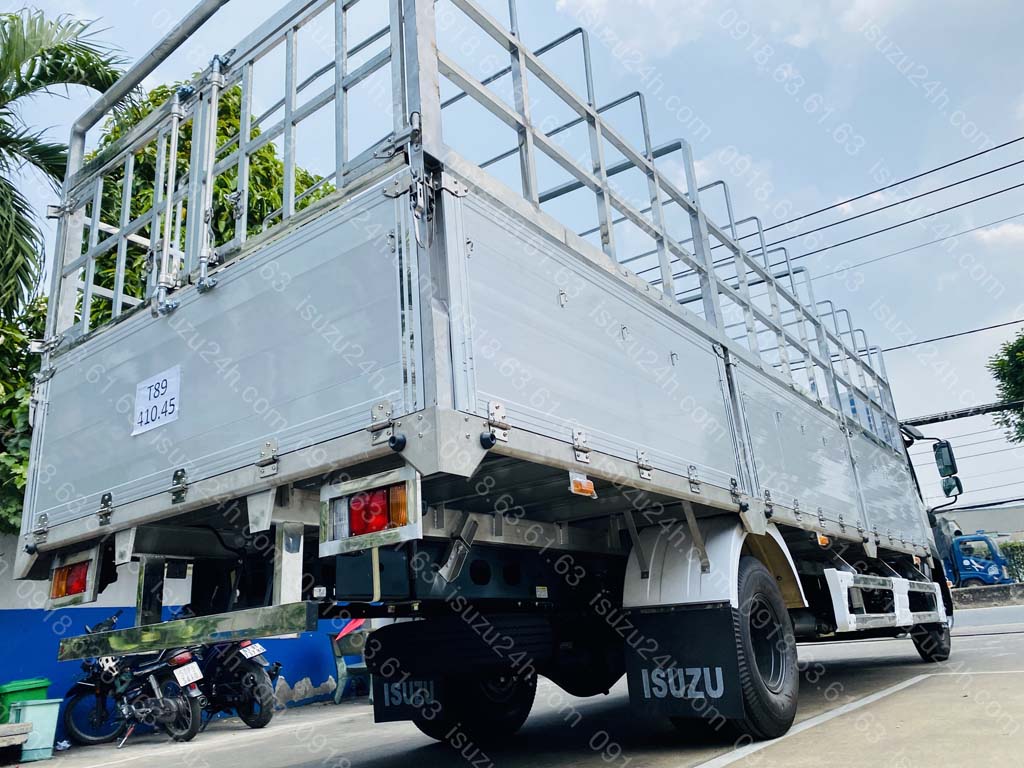 Xe tải Isuzu FRR 650 6T5 thùng bửng nhôm đà inox