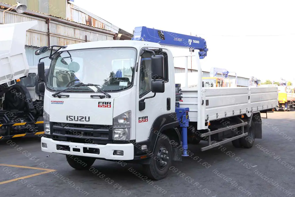 Xe tải gắn cẩu 5T Isuzu FRR 650 gắn cẩu Tadano 3 Tấn