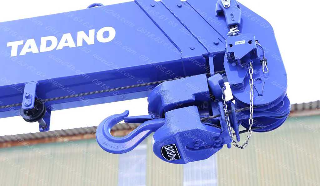 Móc cẩu Tadano có hệ thống tự ngắt an toàn, chống đứt cáp, một phần rất quan trọng nhưng đa số đều bị cắt bỏ option này nhằm giảm giá thành