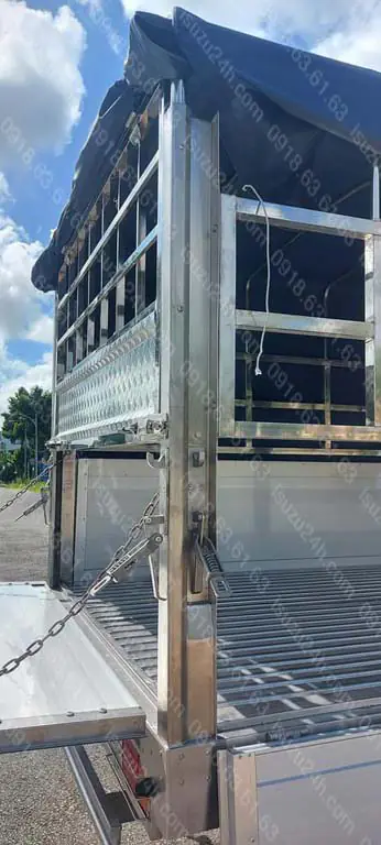 Toàn bộ vật liệu thùng sử dụng inox 304 chất lượng cao và được gò thủ công