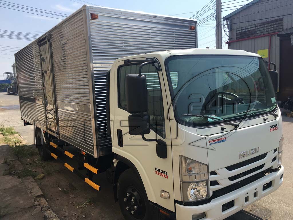 Xe Tải Isuzu 5 Tấn Bửng Nâng NQR550 Thùng Kín Inox Giá Tốt - Ảnh 7