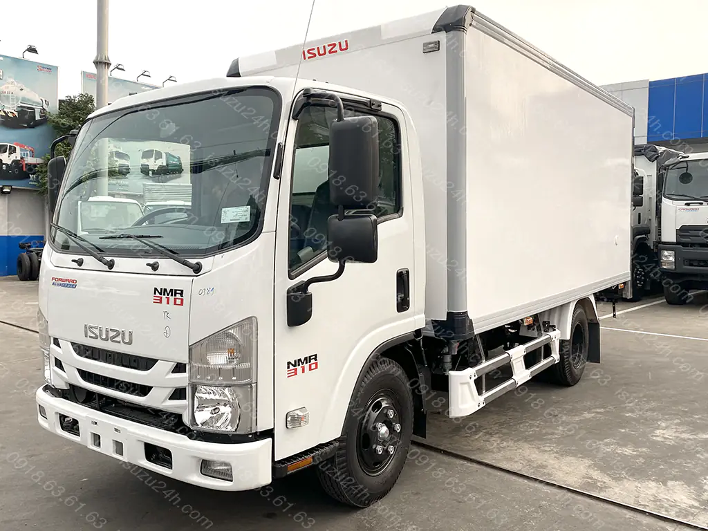 Siêu phẩm xe tải Isuzu NMR310 thùng kín composite cản inox