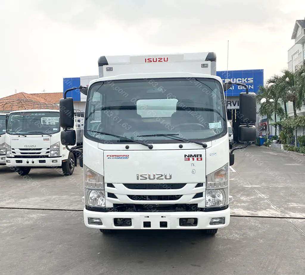Cabin xe tải Isuzu NMR310 thùng kín composite cản inox