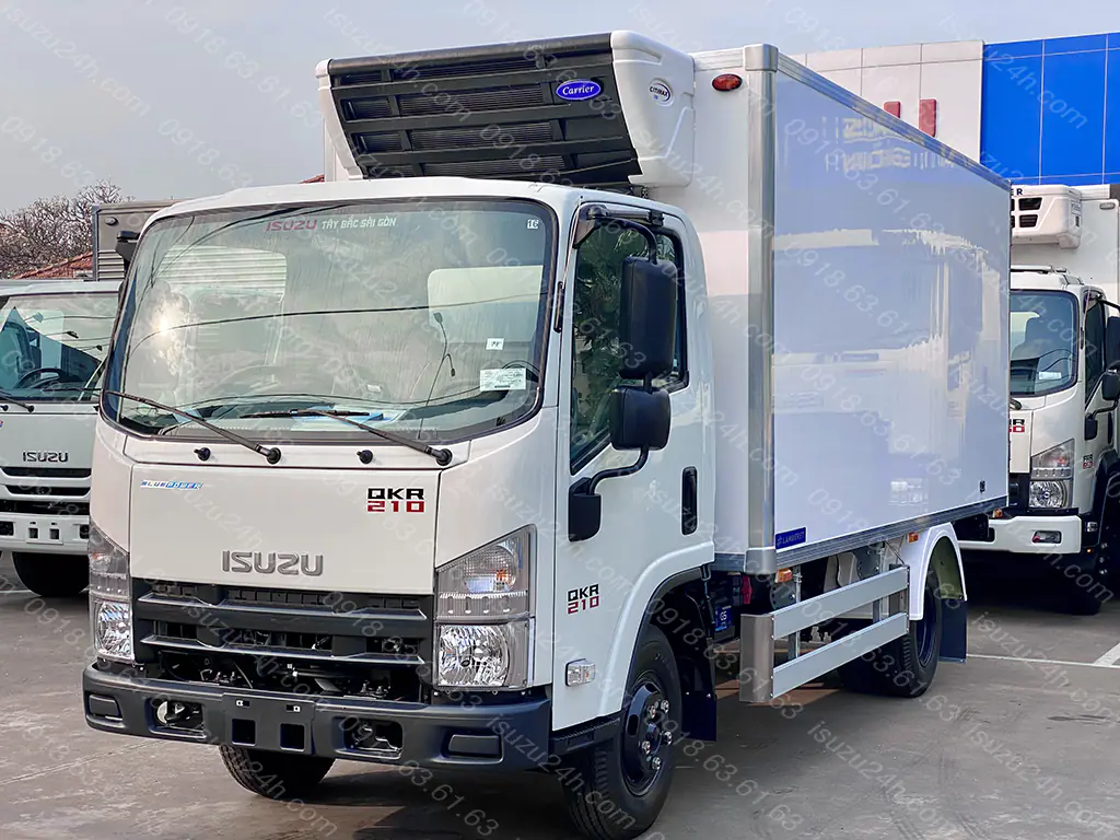 Thùng lạnh Lamberet đúc nguyên tấm panel, sử dụng máy lạnh Citimax Carrier C700 trên nền xe Isuzu QKR210