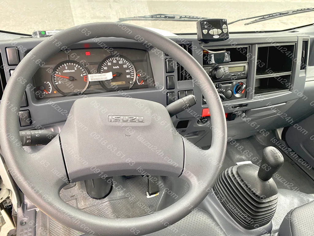 Nội thất xe tải Isuzu QKR210 thùng lạnh Lamberet