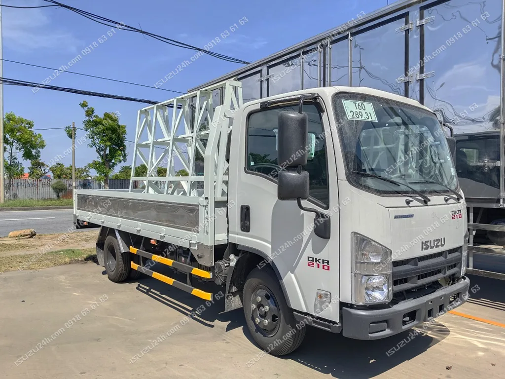 Xe tải thùng lửng giá chở kính Isuzu QKR210 2T2