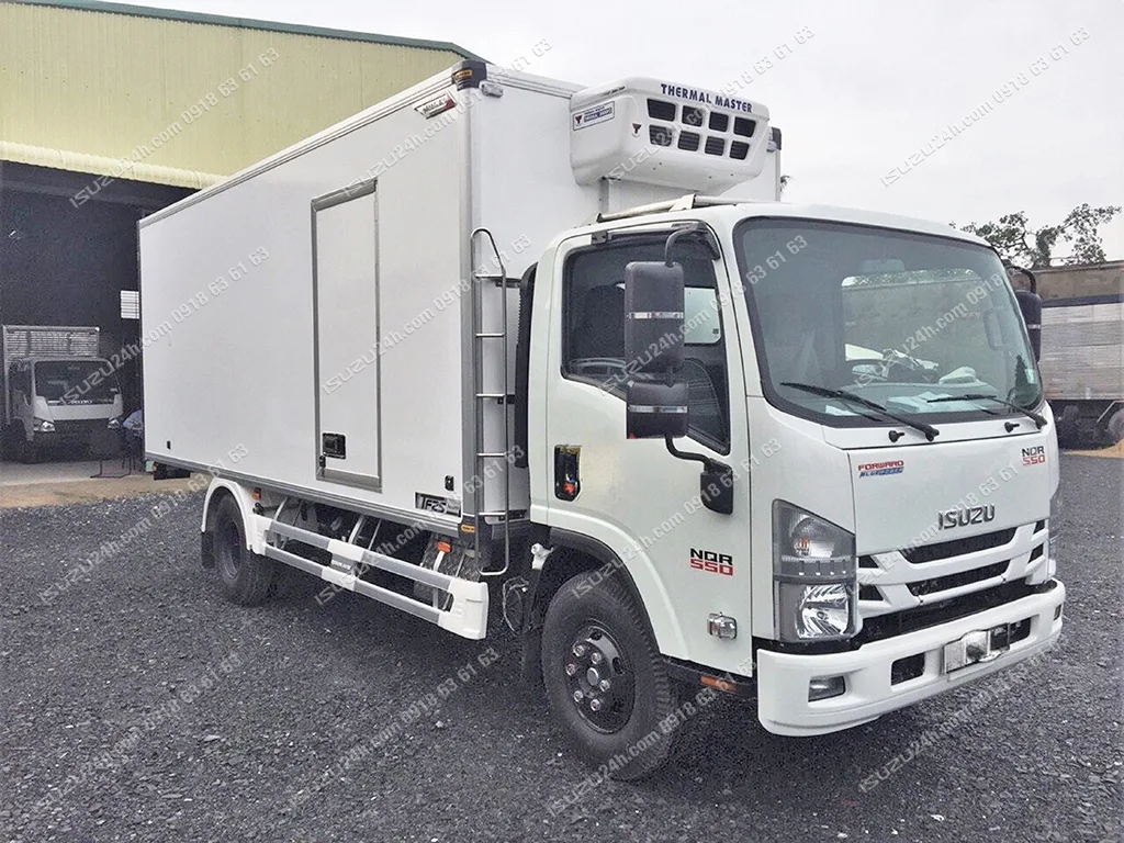 Xe 5 tấn đông lạnh Isuzu NQR550 Quyền Auto Chính hãng